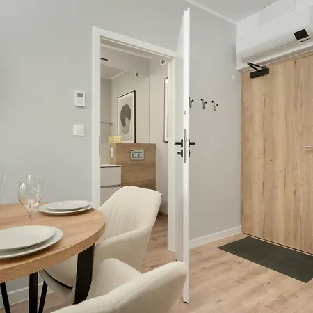 Zwycieska Z Klimatyzacja, Free Garage By Renters * ורוצלב
