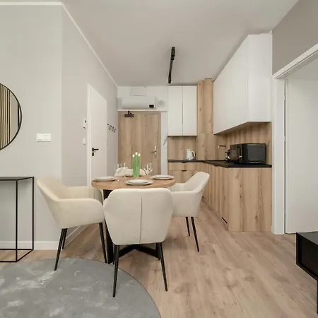 Zwycieska Z Klimatyzacja, Free Garage By Renters דירה
