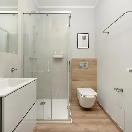 Zwycieska Z Klimatyzacja, Free Garage By Renters Breslavia