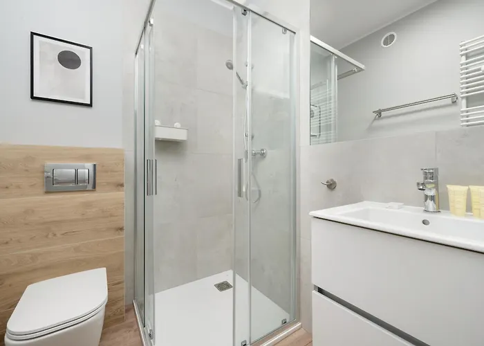 Zwycieska Z Klimatyzacja, Free Garage By Renters Apartment Breslau