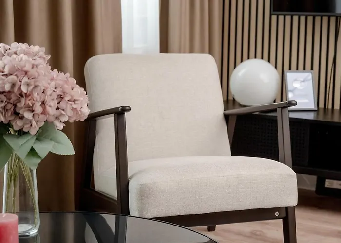 Zwycieska Z Klimatyzacja, Free Garage By Renters * Breslau