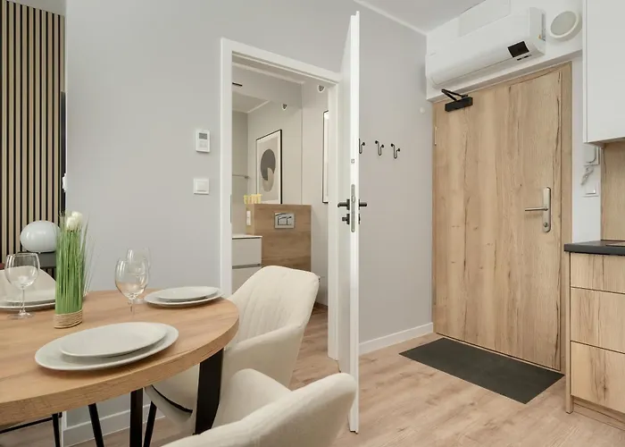 Zwycieska Z Klimatyzacja, Free Garage By Renters * Breslau