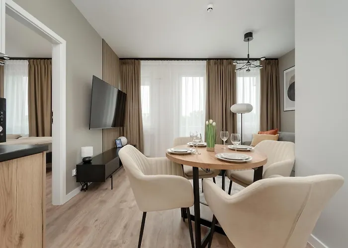 Zwycieska Z Klimatyzacja, Free Garage By Renters Breslau