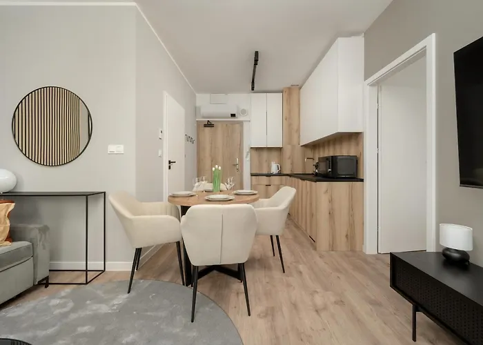 Zwycieska Z Klimatyzacja, Free Garage By Renters Apartment